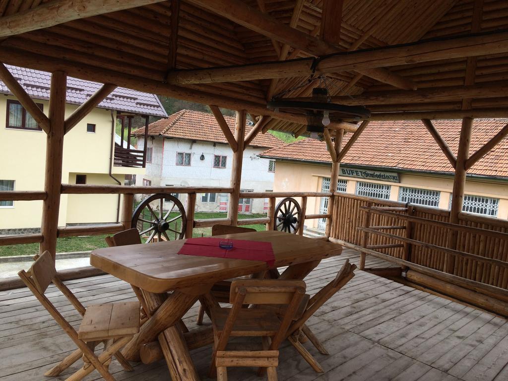 Casa Andu 호텔 Dîmbovicioara 외부 사진